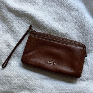 COACH Brown Pebbled Leather Double Zip Wristlet / Wallet – Classic & Chic